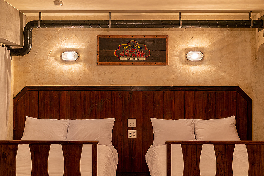 部屋 ベッドルーム